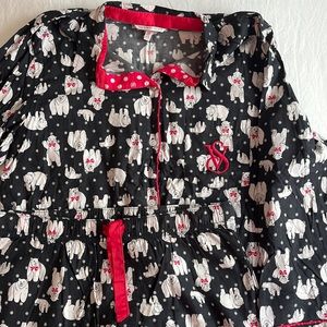 Black and white Victoria’s Secret pajama set